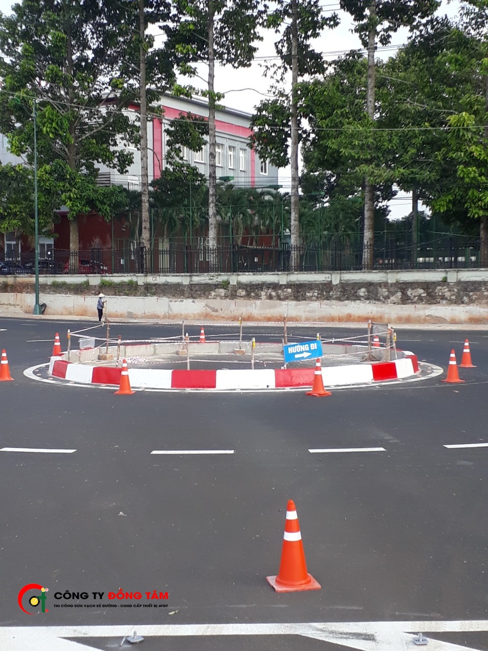 Cọc tiêu chóp nón